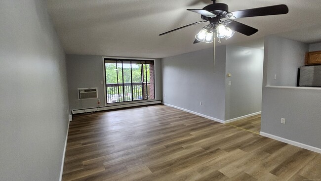 Building Photo - 1220 Cromwell Hills Dr
