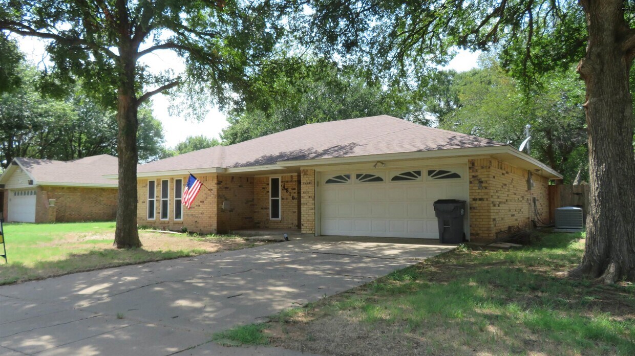 Foto principal - 4810 Reginald Dr