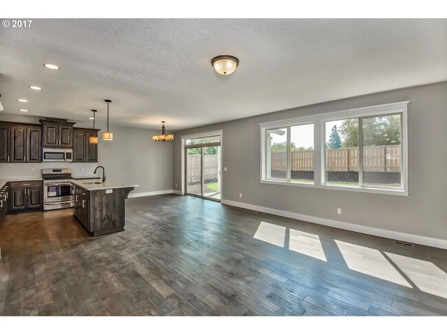 Building Photo - Available Now!  Newer Home in Desirable Neighborhood.