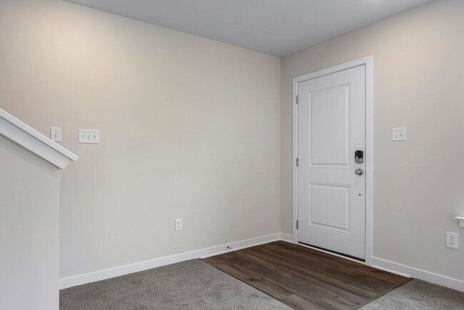 Building Photo - Spacious 3 bed/4 bath BRAND NEW townhome -...