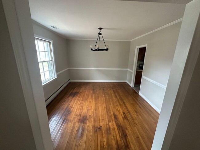 Building Photo - 4 Bedroom Ranch in Alanton Subdivison