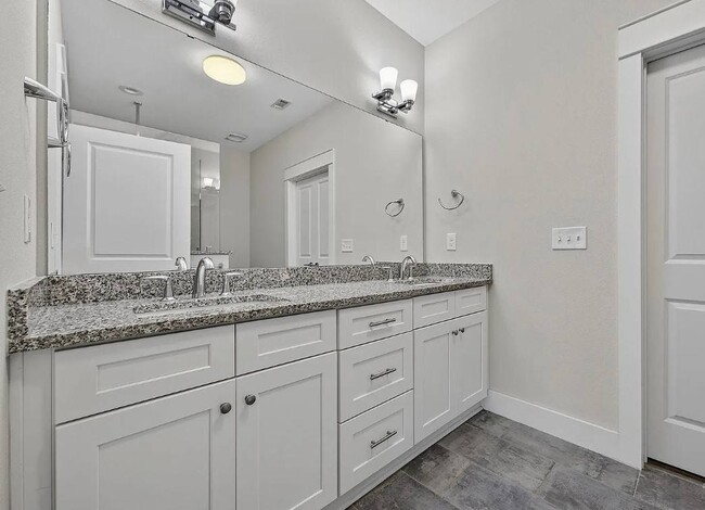 Foto del edificio - 417 W Belmont St