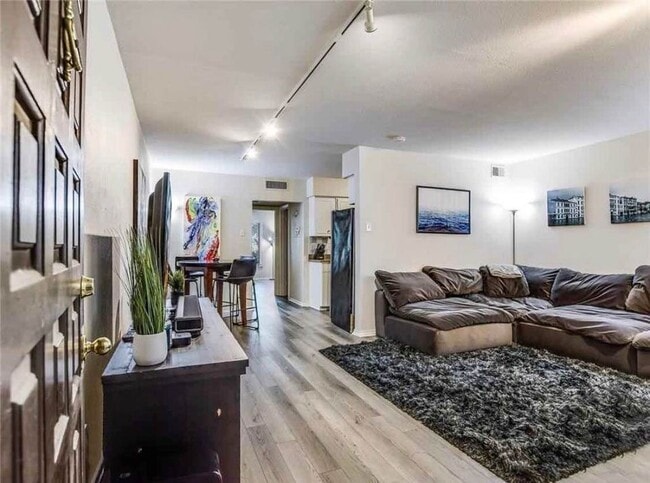 Foto del edificio - 505 W 7th St