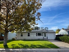 Building Photo - 447 19th St