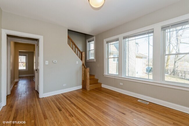Foto del edificio - 929 Green Bay Rd