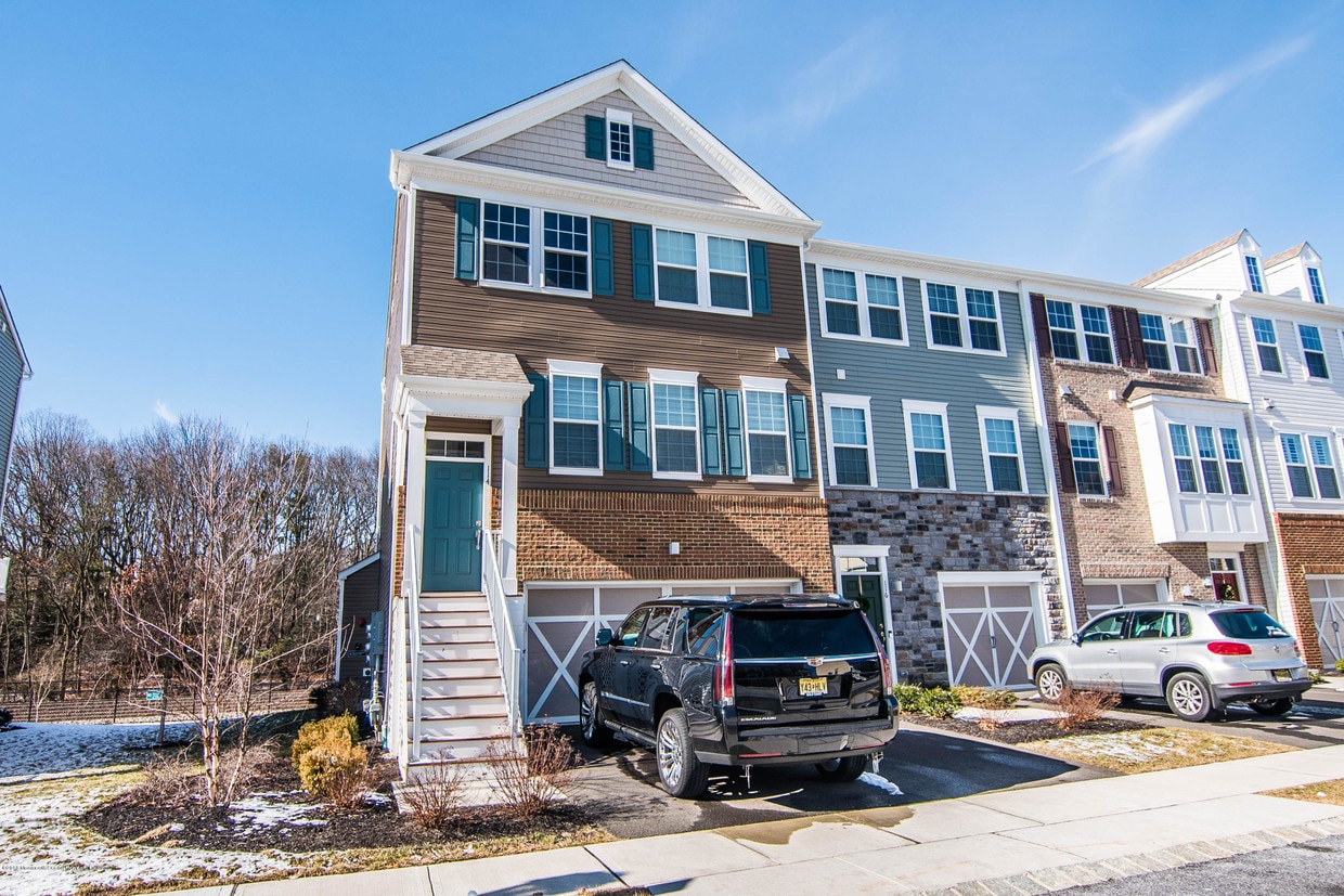 114 Waypoint Dr Unit 1404, Eatontown, NJ 07724 Condo for Rent in