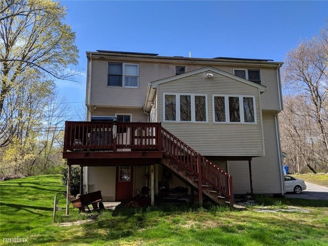 Building Photo - 3 br, 2 bath House - 15 Pound Rd