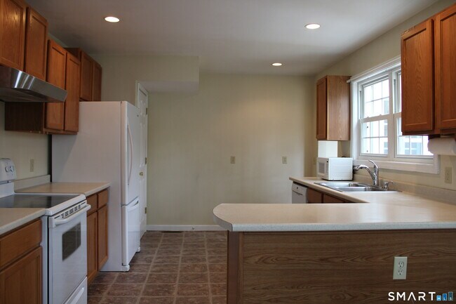 Foto del edificio - 6 Sunnyside E Rd