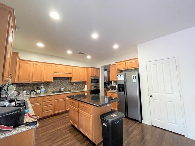 Building Photo - 1078 Augusta Cir