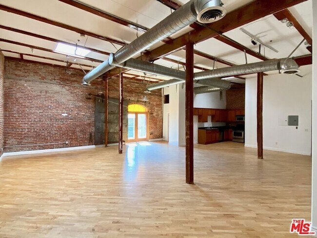 Foto del edificio - 726 S Santa Fe Ave