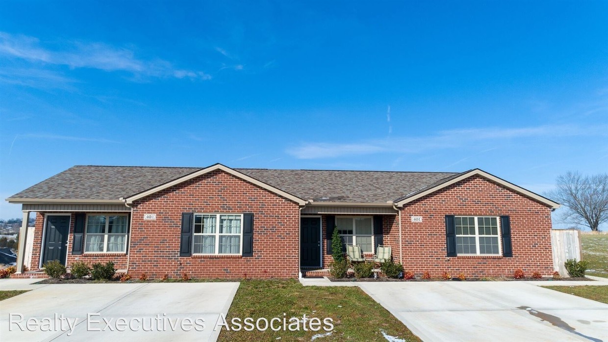 Foto principal - 547 N Knob Creek Rd