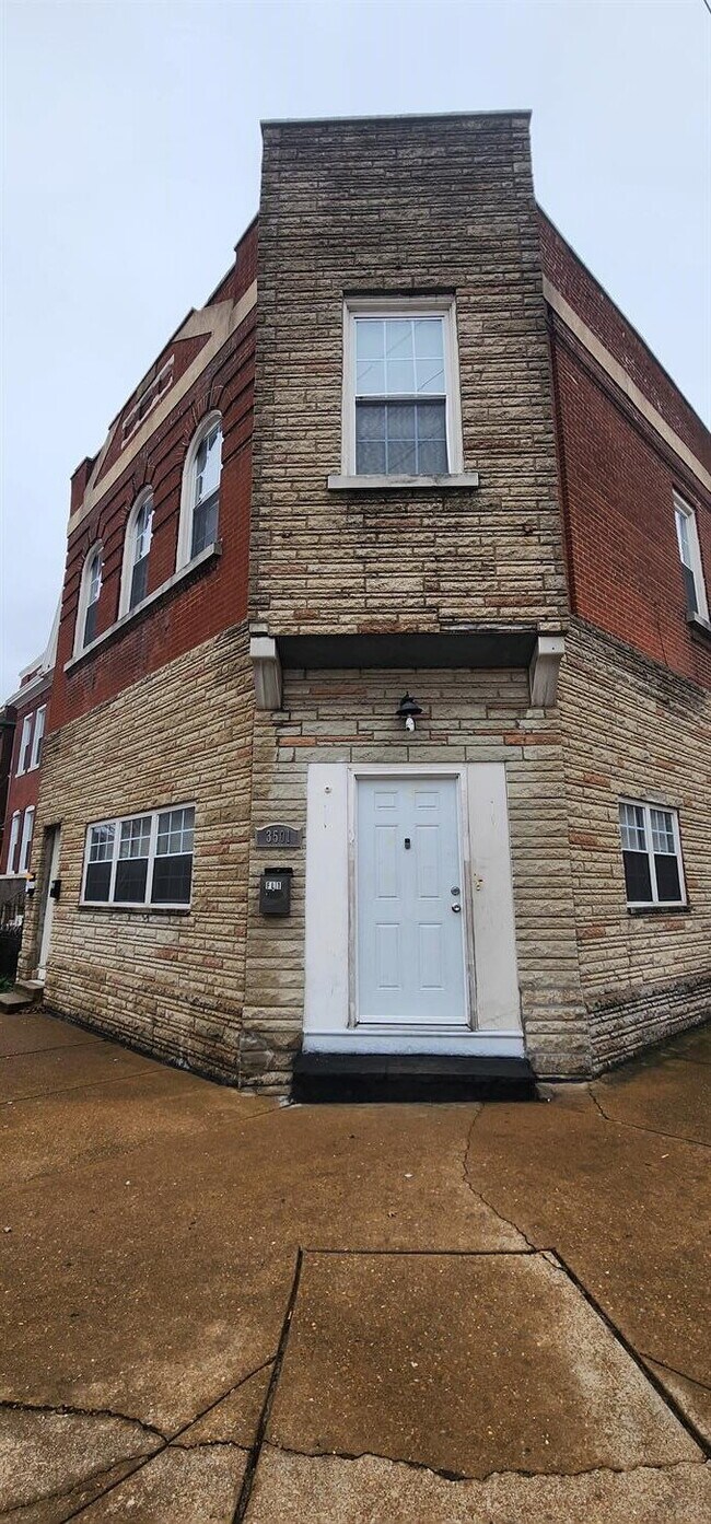 Building Photo - 3501 Iowa Ave