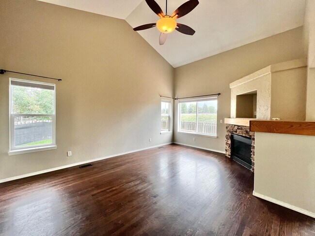 Foto del edificio - Spacious 4 Bed, 3.5 Bath Home with Finished Basement in South Fort Collins!