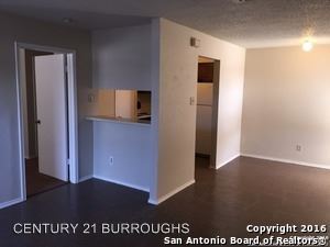 Building Photo - 330 E Sunshine Dr