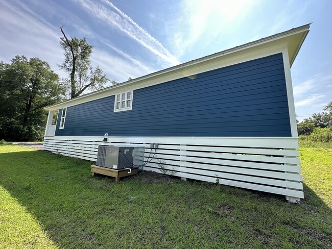Building Photo - 159 W Chaffin Ave