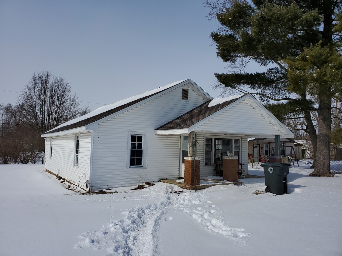 Primary Photo - 411 N State St