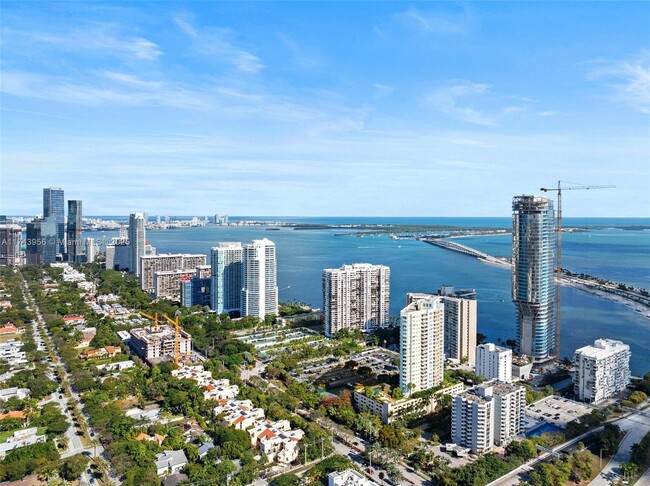 Foto del edificio - 2475 Brickell Ave