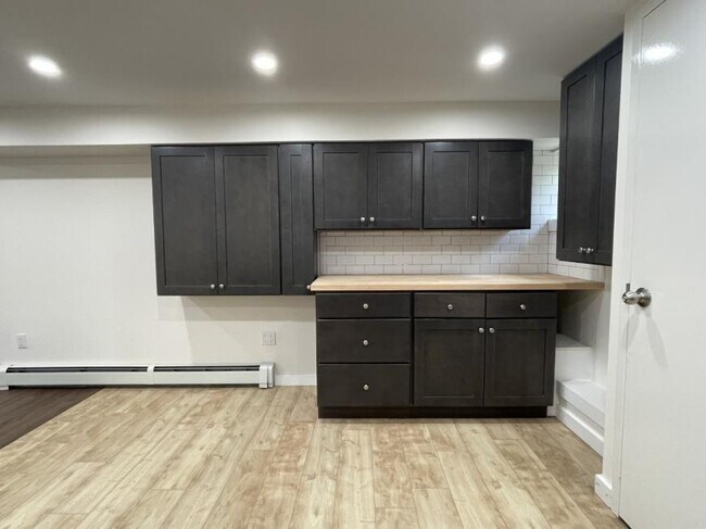 Foto del edificio - 2 bedroom in Brooklyn NY 11218