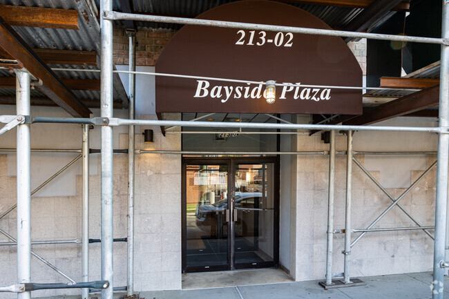 Entrance - Bayside Plaza