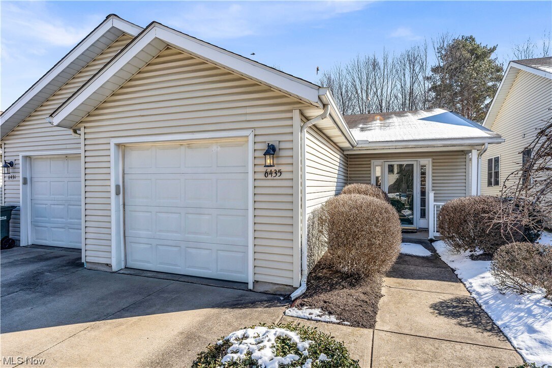 Foto principal - 6435 Forest Park Dr