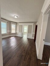 Building Photo - 370 Maple Ave