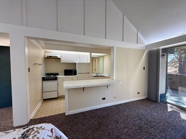 Building Photo - 130 Fairway Ave