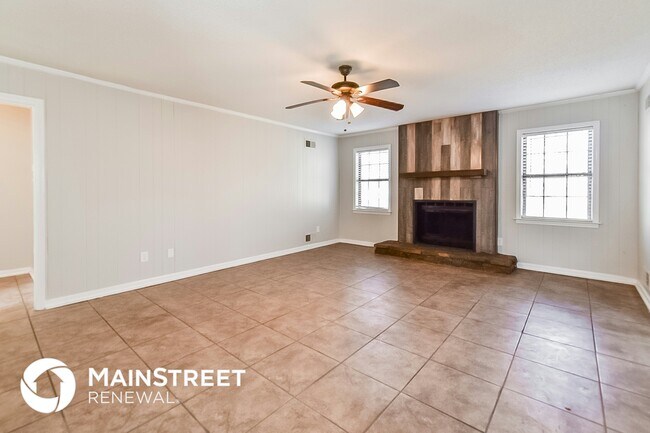 Foto del edificio - 6816 Birch Run Ln