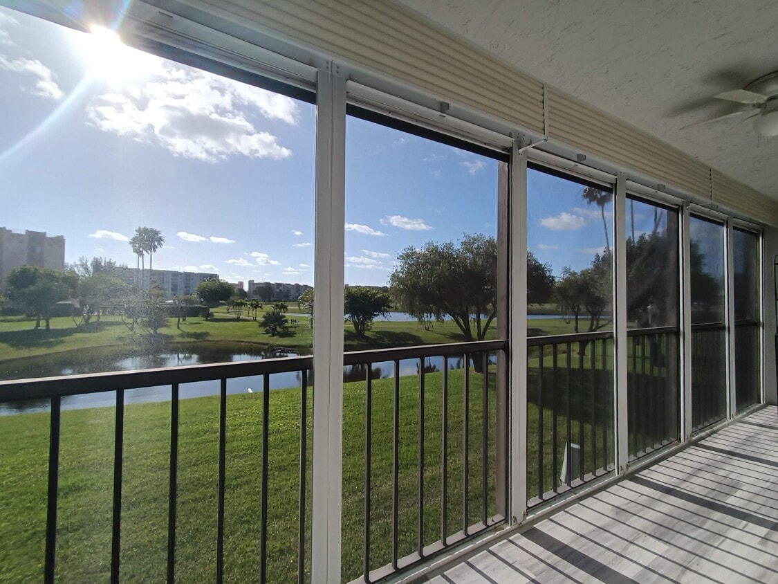 7006 Huntington Ln Unit 204, Delray Beach, FL 33446 Condo for Rent in