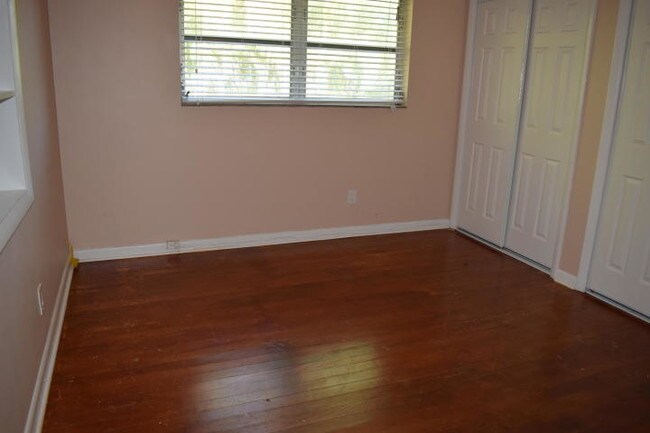 Foto del edificio - 631 Allen Ave