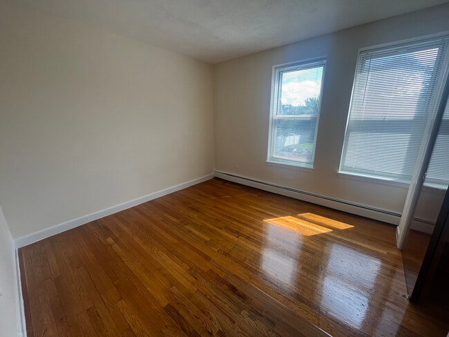 Foto del edificio - 172 N Beacon St