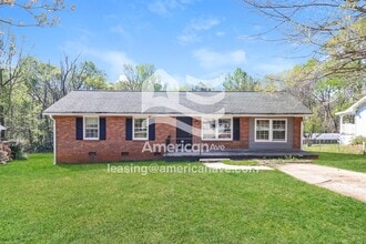Building Photo - 300 Springwood Dr