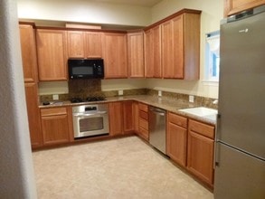 Building Photo - 435 Sheridan Ave