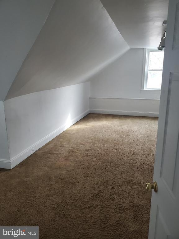 Building Photo - 503 N Hermitage Ave