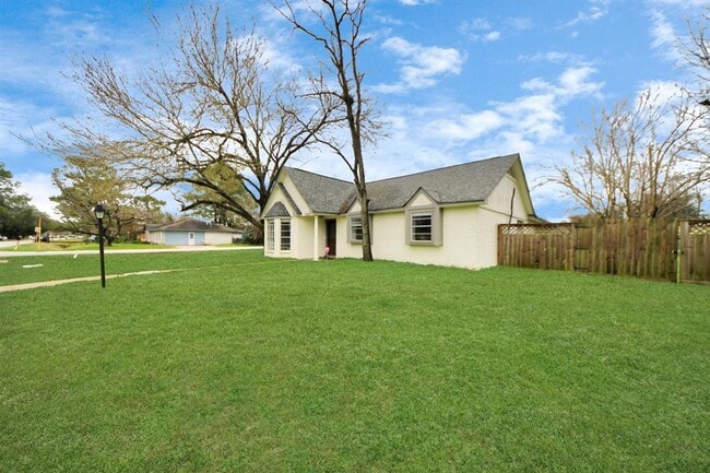 Building Photo - 13003 Foxburo Dr