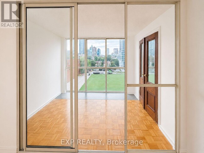 Building Photo - 15 Maitland Pl