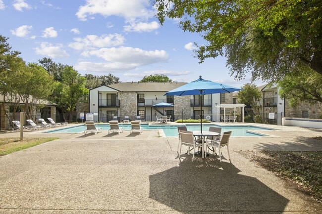 Building Photo - Highland Ridge