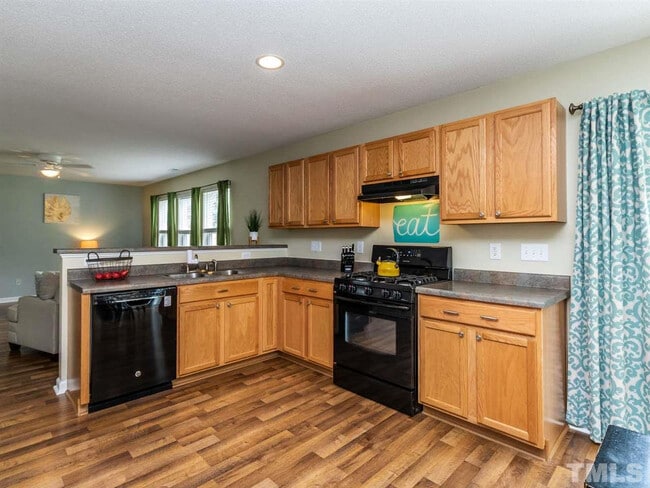 Building Photo - Room in Single Family Home on Spindlewood Ct