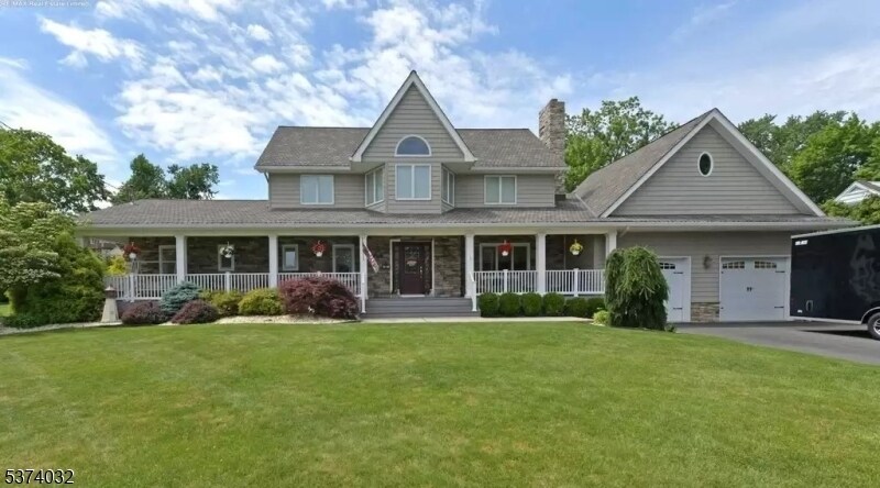 Primary Photo - 85 Mountain Ridge Dr