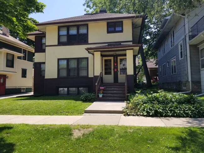 Building Photo - 1809 Keyes Ave