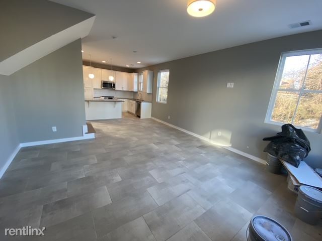 Building Photo - 3 br, 2.5 bath Townhome - 2122 Herman St