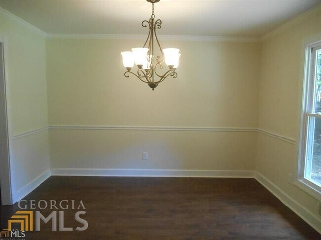 Foto del edificio - 205 Kingswood Dr