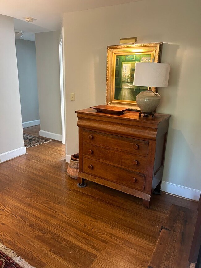 Foto del edificio - Greenville, 1BD/1BA, 800SF