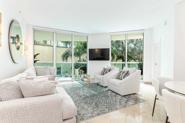 Foto del edificio - 347 N New River Dr E