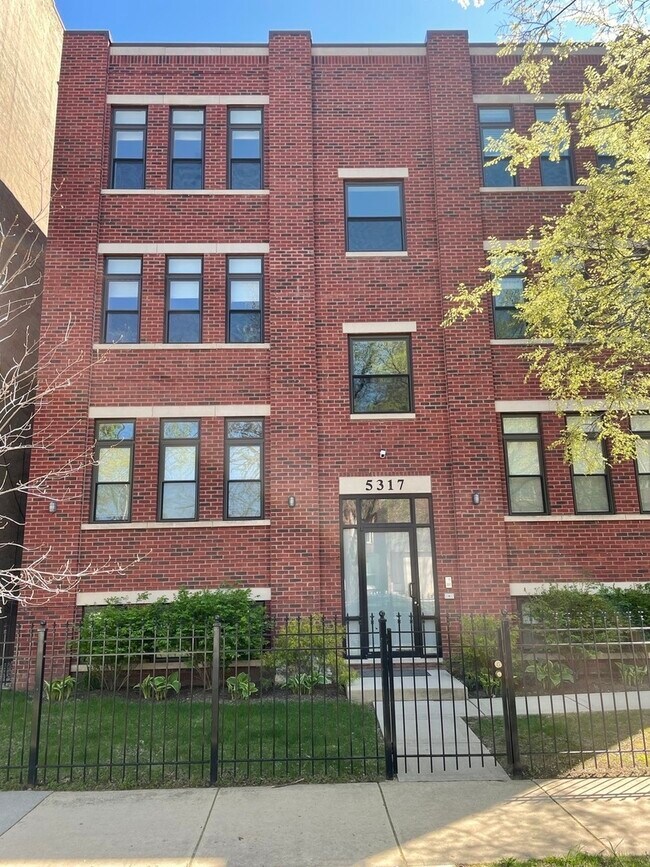 Building Photo - 5317 S Maryland Ave