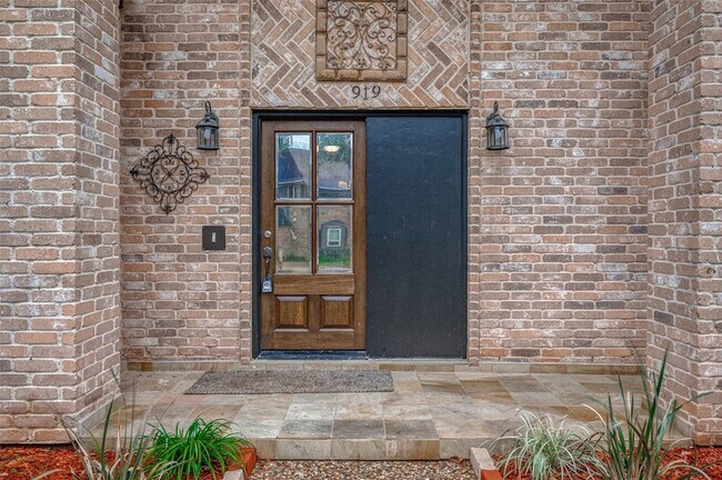 Foto del edificio - 919 Mockingbird Way