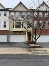 Building Photo - 2915 St Helen Cir