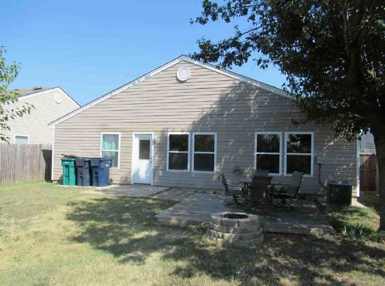 Building Photo - 15405 Ivy Hill Dr