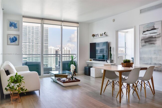 Building Photo - 950 Brickell Bay Dr
