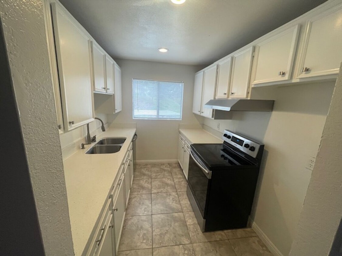 Primary Photo - Lovely Bonita condominium