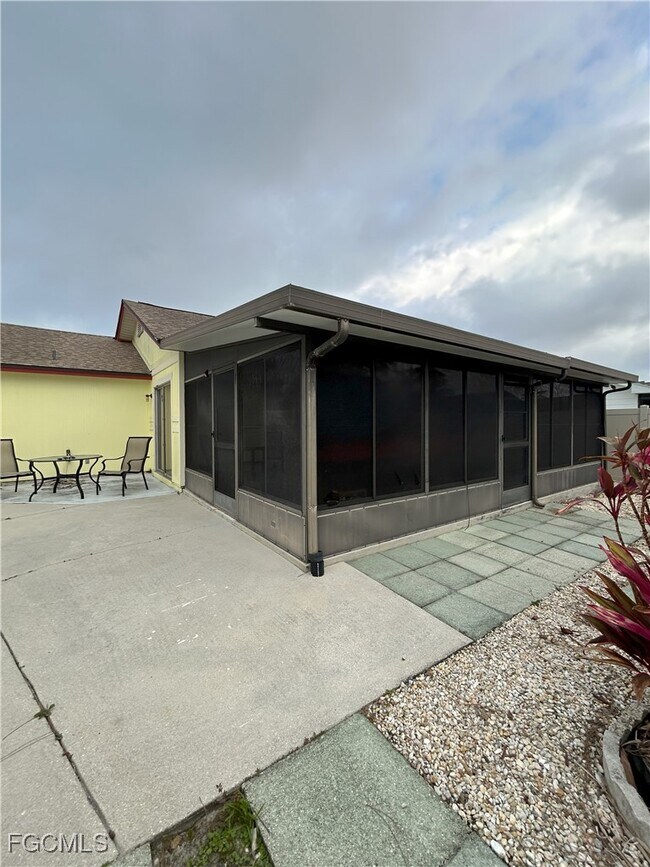 Building Photo - 5560 Longleaf Dr